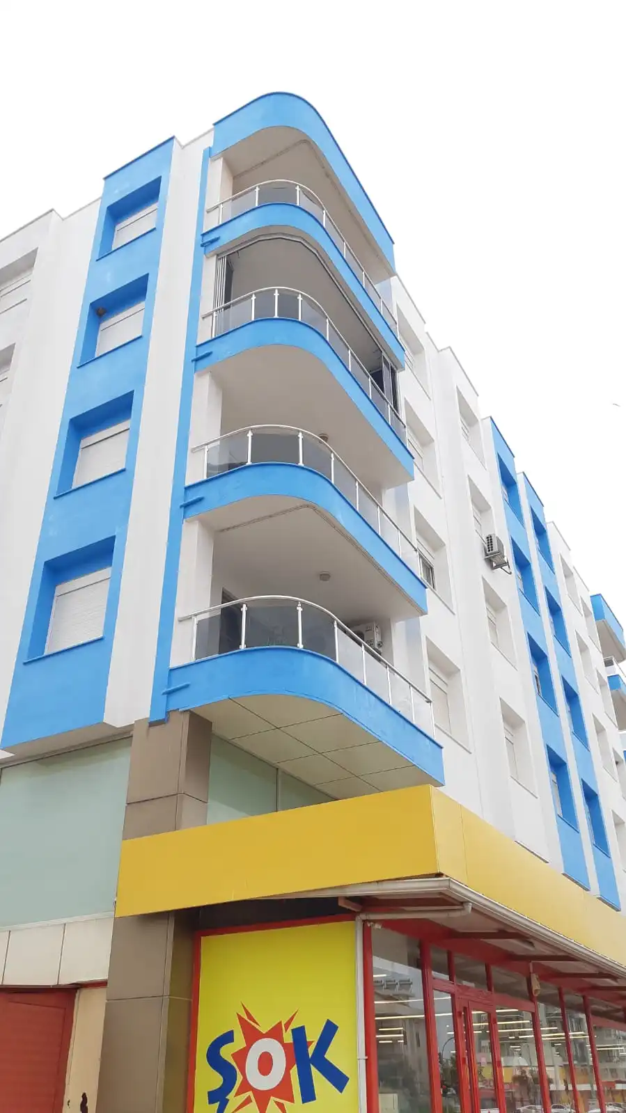Tamamlanmış apartman dış cephe boya